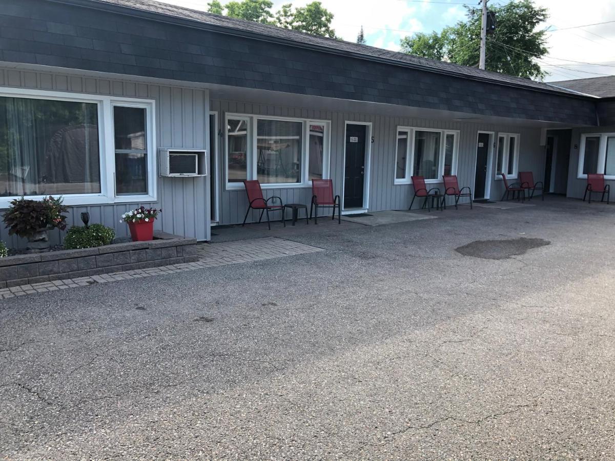 New Rockland Motel Bobcaygeon Extérieur photo